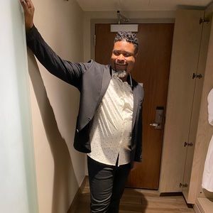 Meet your Posher, Latroy